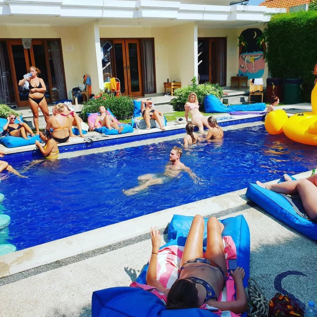 Castaway Hostel Canggu  Exterior photo